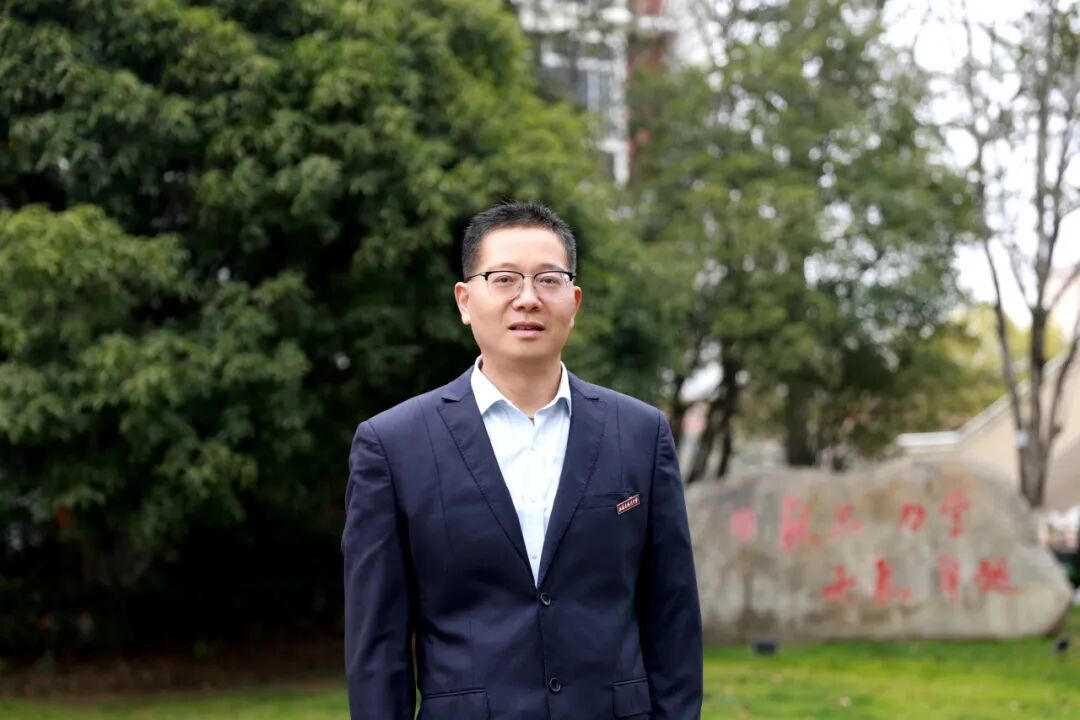 董书生.jpg 董书生.jpg