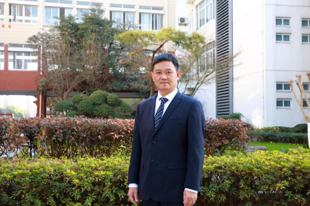 邓杰.png 邓杰.png